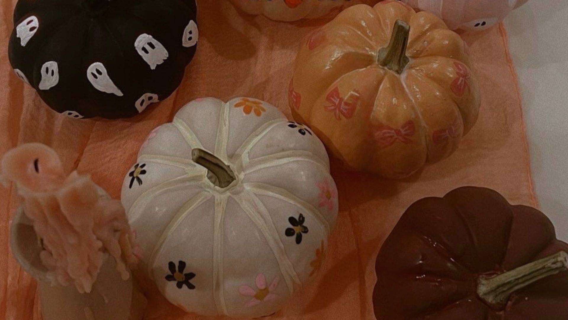Cozy Paint: Mini Pumpkins